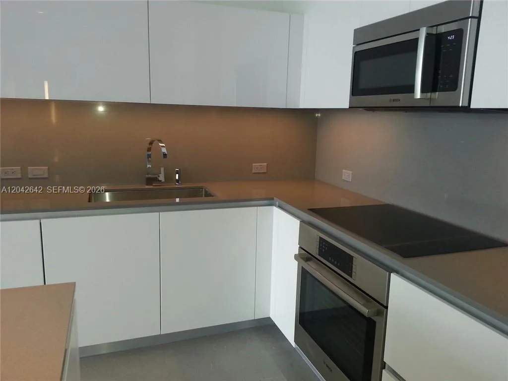 68 SE 6 St # 1908, Miami, FL 33131 photo 3