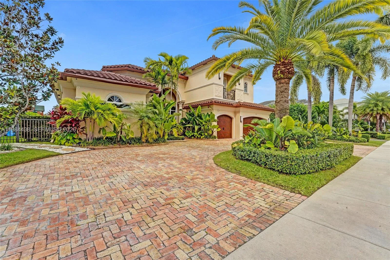 10291 Sweet Bay St, Plantation, FL 33324 photo 2