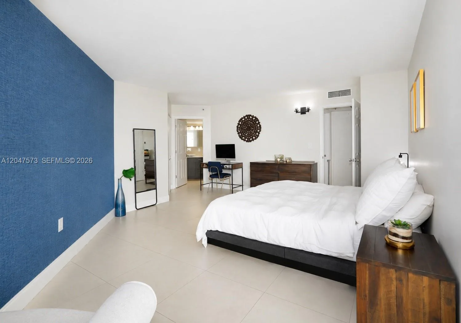 1700 NW N River Dr # 804, Miami, FL 33125