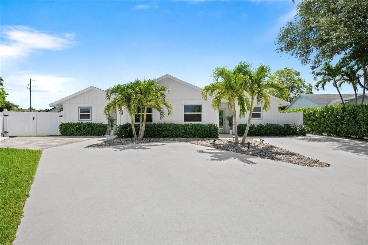 6075 Francis Street, Jupiter, FL 33458