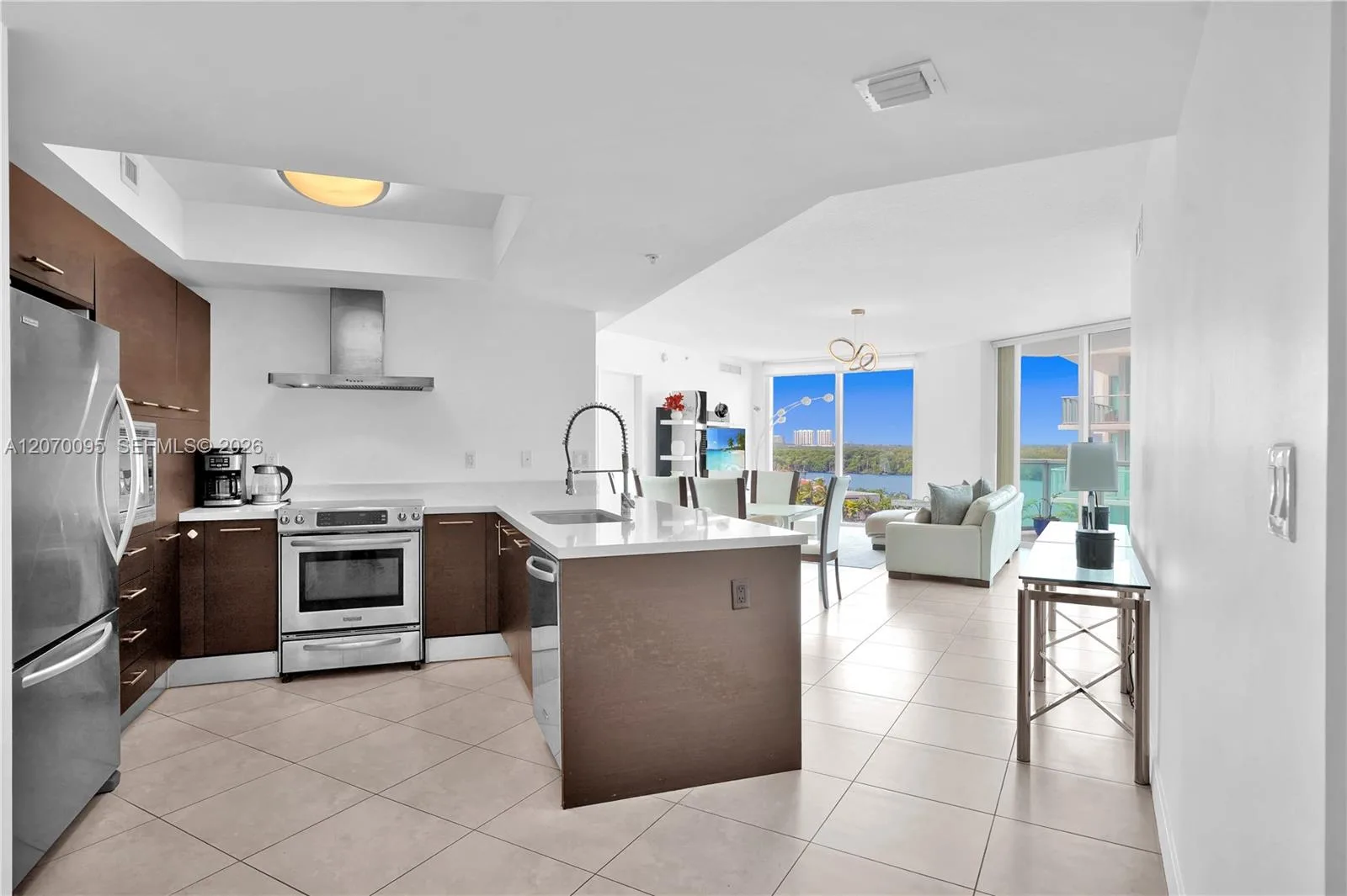 250 Sunny Isles Blvd # 3-904, Sunny Isles Beach, FL 33160