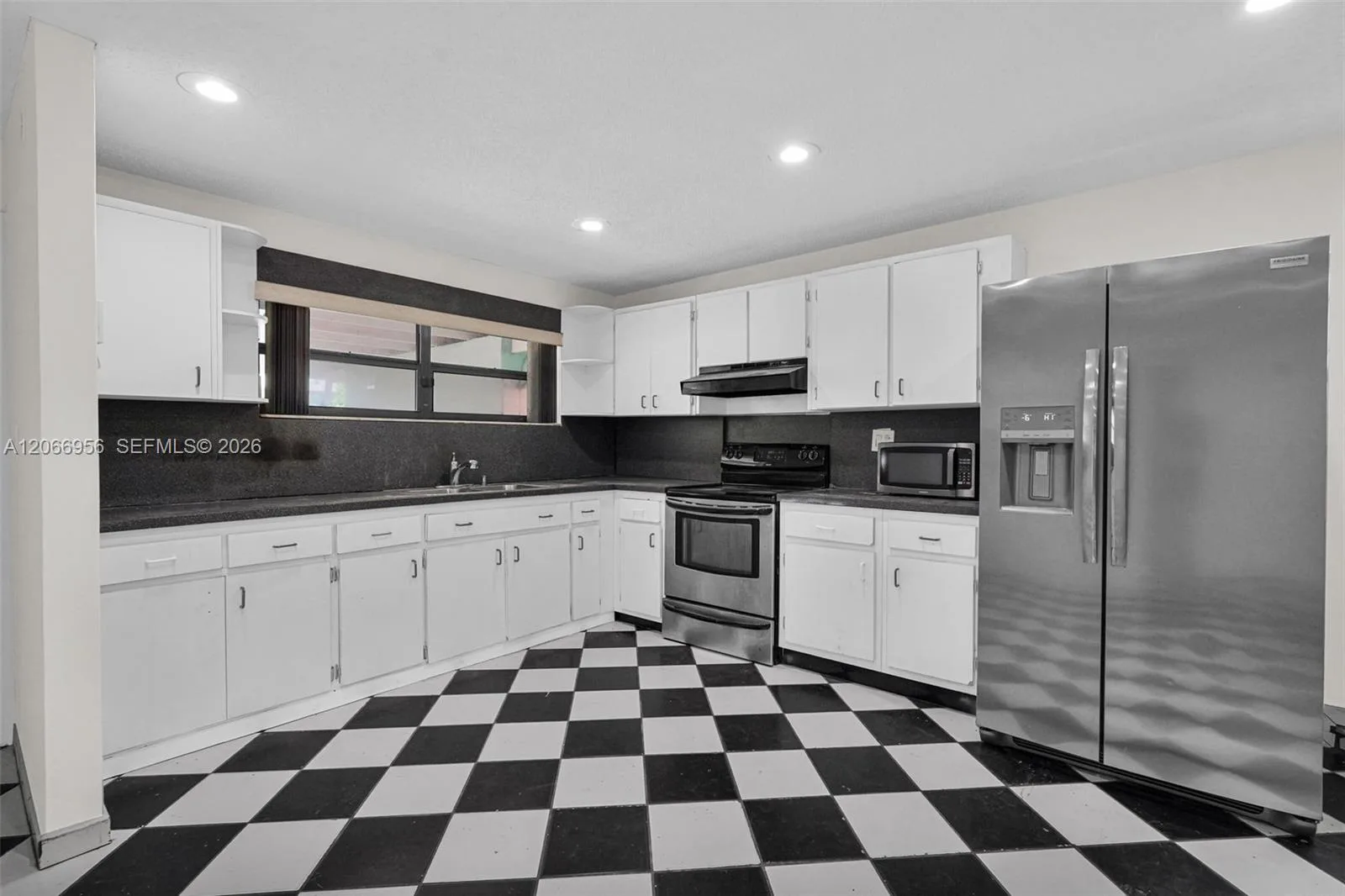 81 NW 41st St # 2, Miami, FL 33127 photo 3