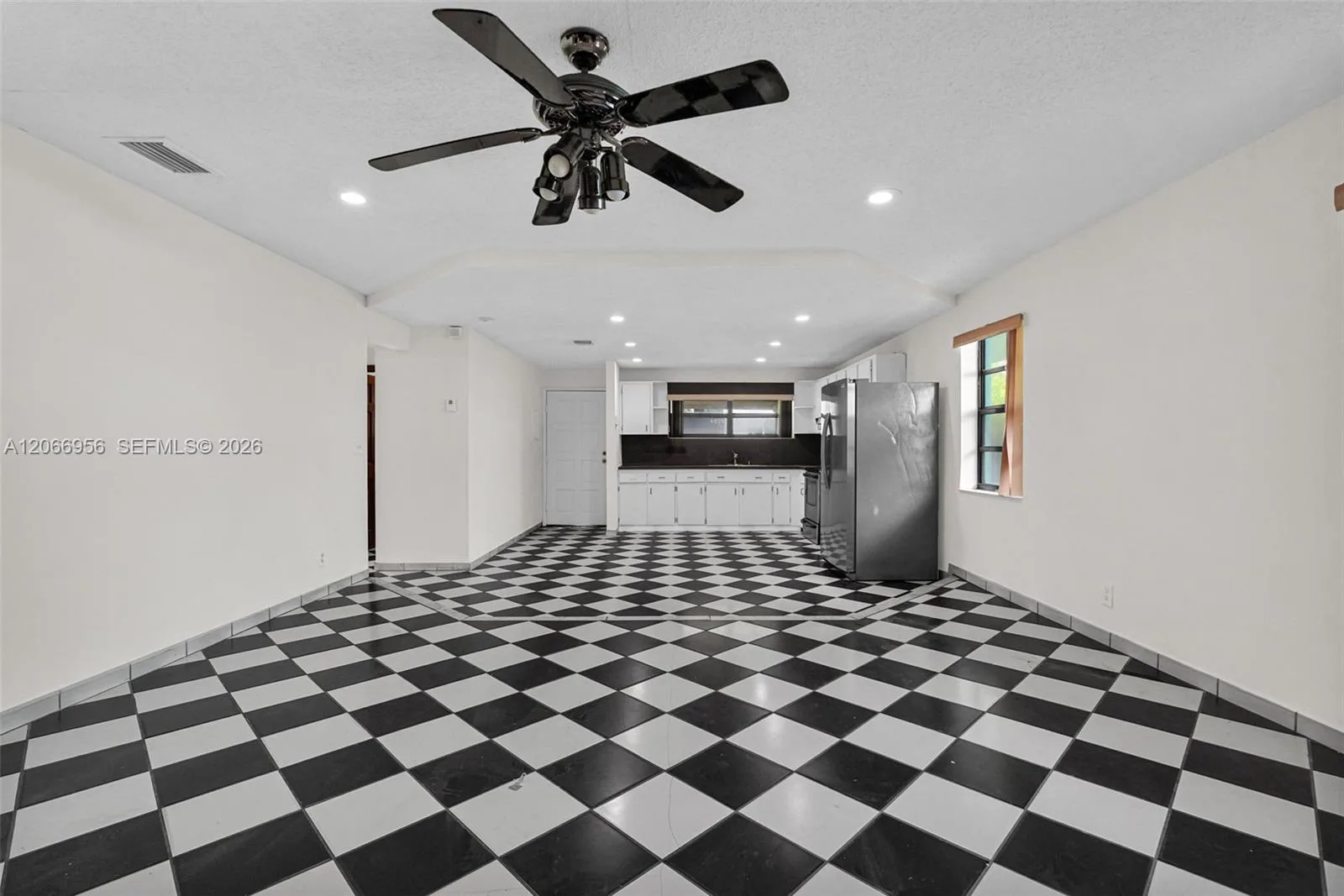 81 NW 41st St # 2, Miami, FL 33127 photo 4