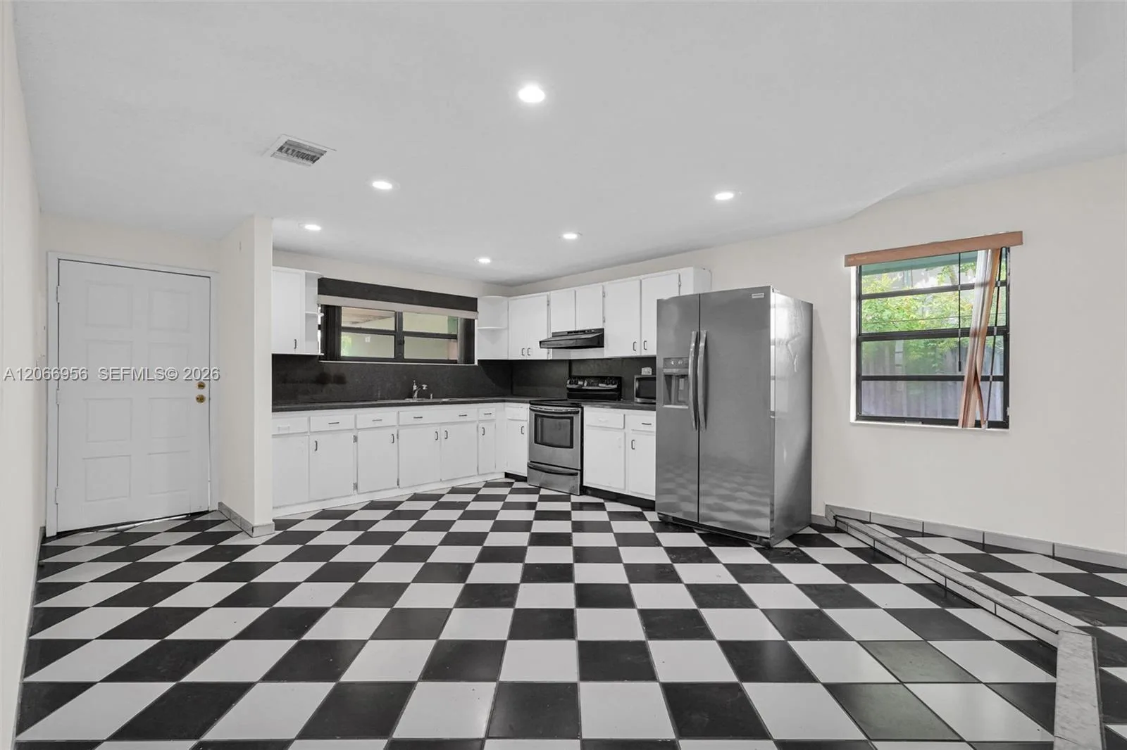 81 NW 41st St # 2, Miami, FL 33127 photo 5