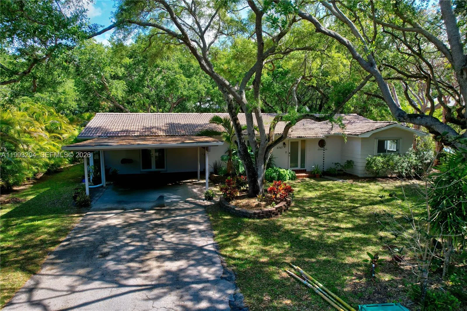 6767 SW 154th St, Palmetto Bay, FL 33157 photo 2