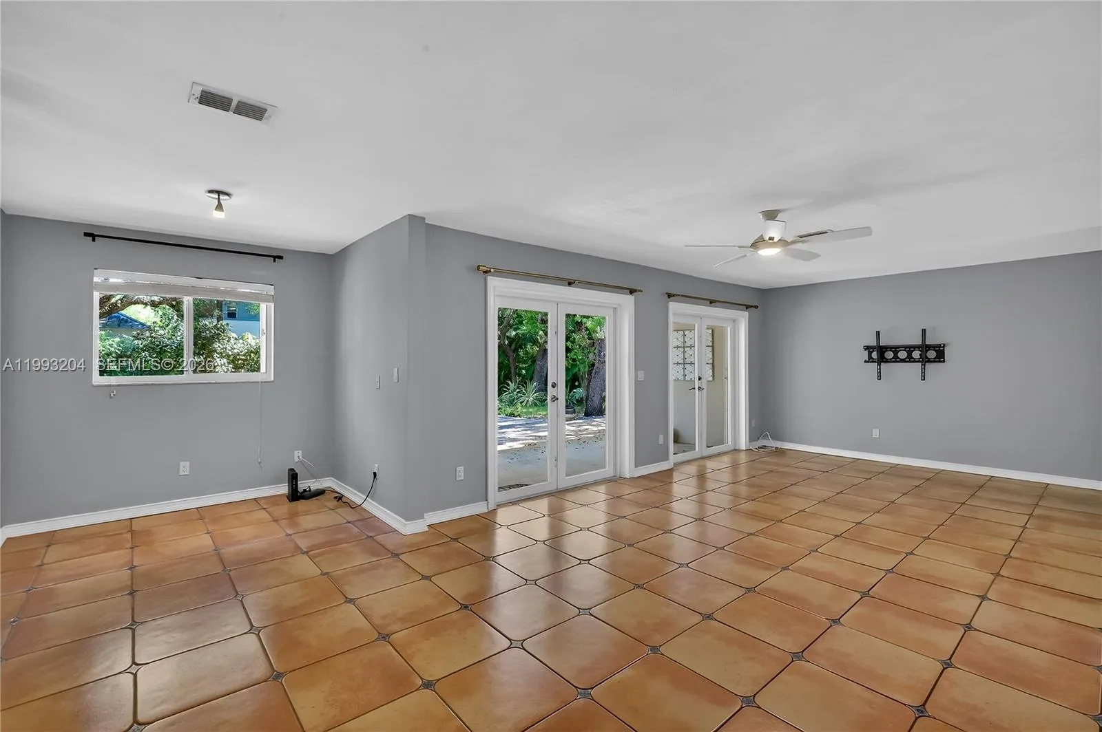 6767 SW 154th St, Palmetto Bay, FL 33157 photo 9