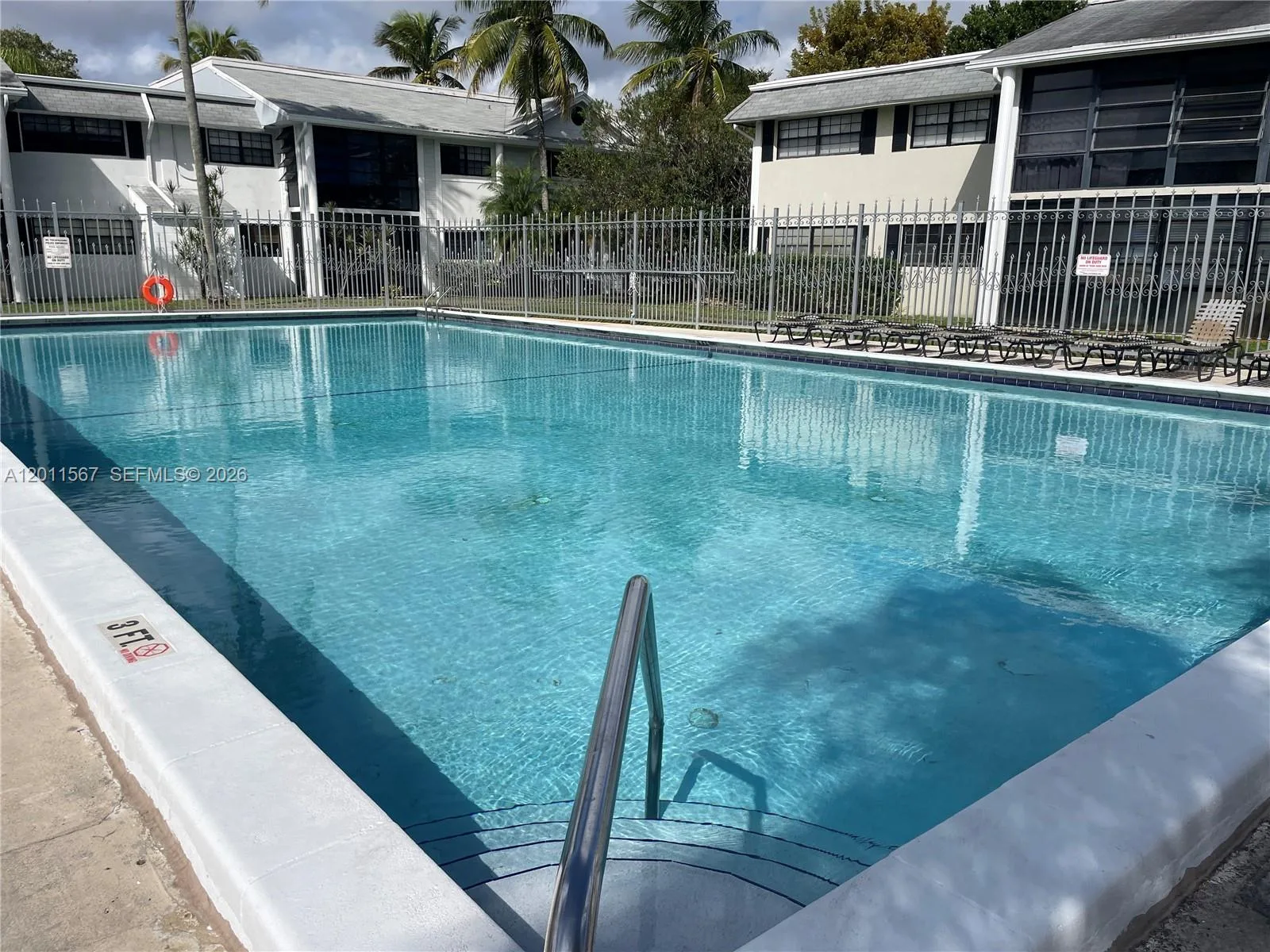 911 NE 199th St # 102-14, Miami, FL 33179 photo 3