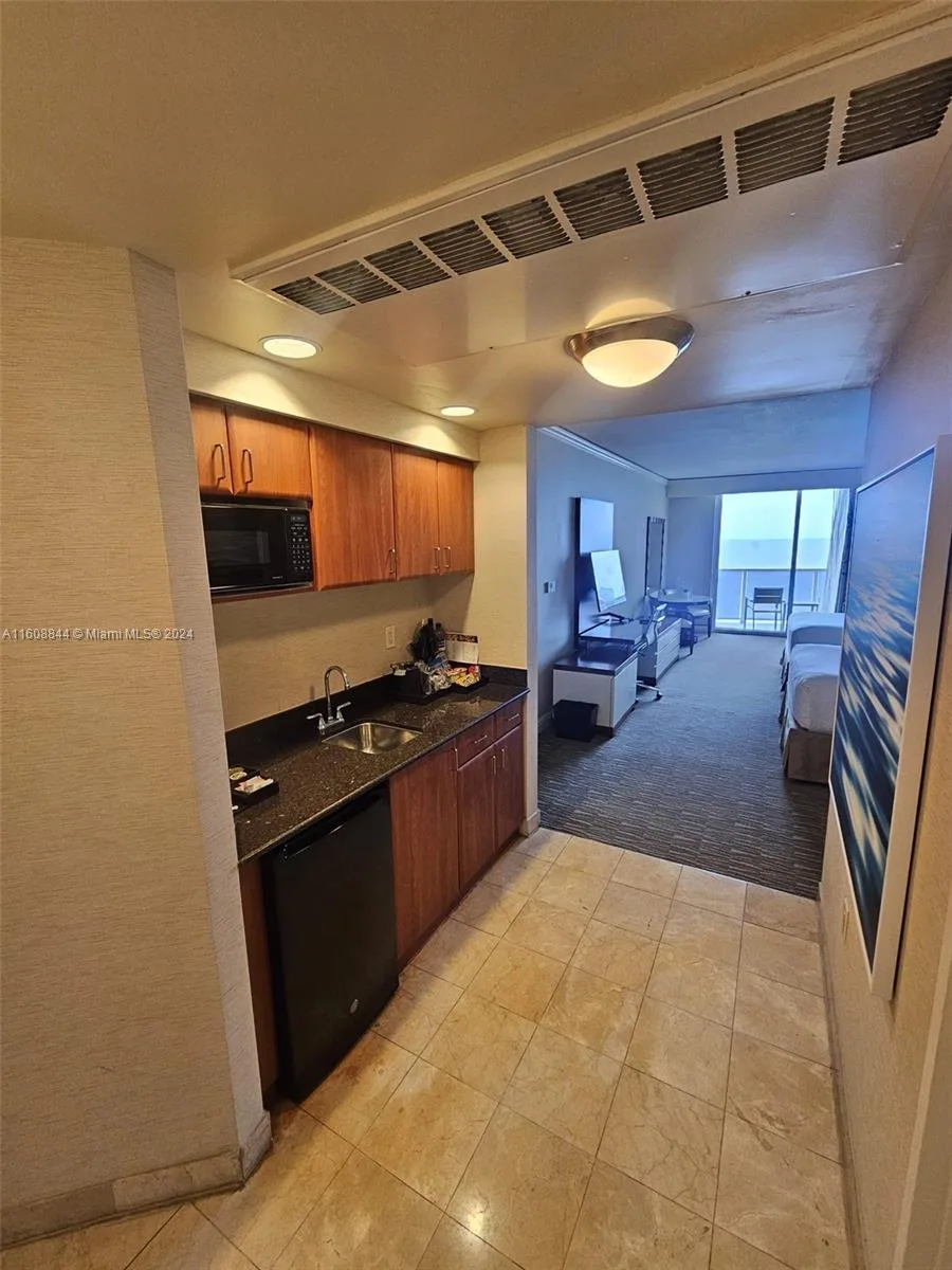 18001 Collins Ave # 2610, Sunny Isles Beach, FL 33160