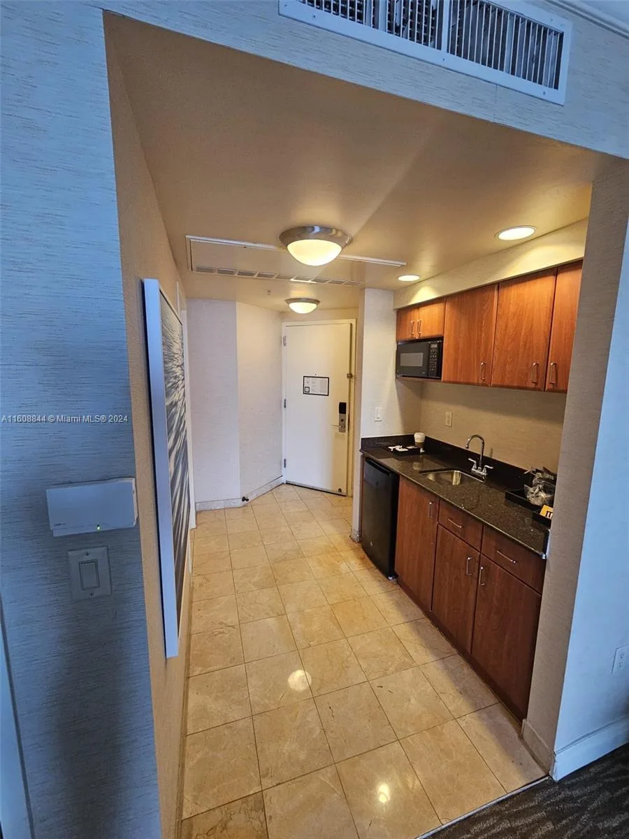 18001 Collins Ave # 2610, Sunny Isles Beach, FL 33160 photo 4
