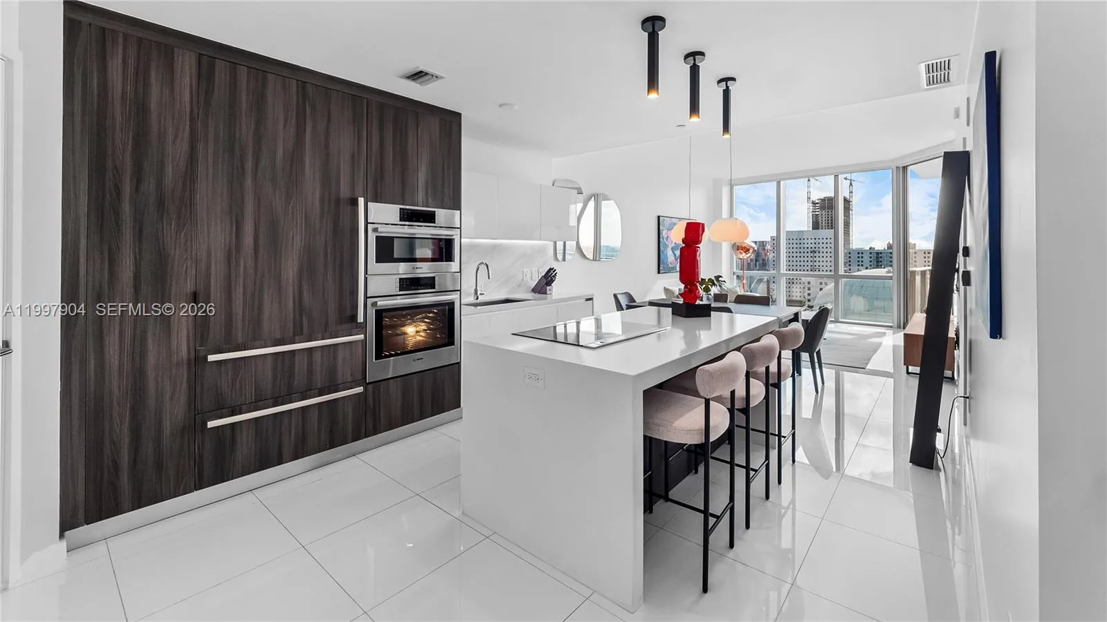 851 NE 1st Ave # 1606, Miami, FL 33132