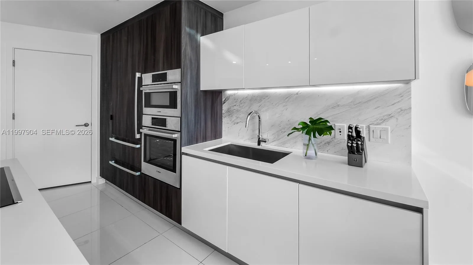851 NE 1st Ave # 1606, Miami, FL 33132 — zdjęcie 3