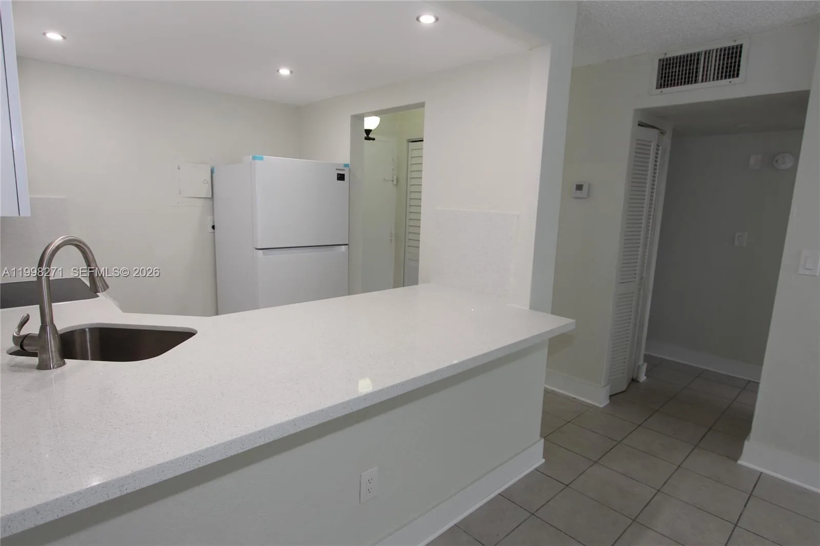 4550 NW 9th St # 811E, Miami, FL 33126 photo 4