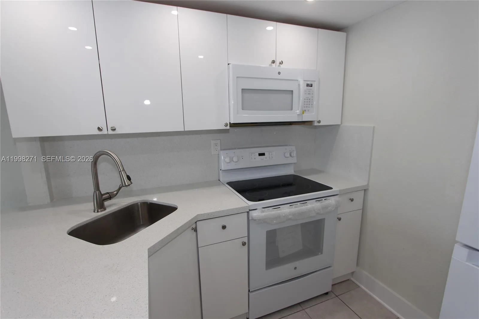 4550 NW 9th St # 811E, Miami, FL 33126 photo 5