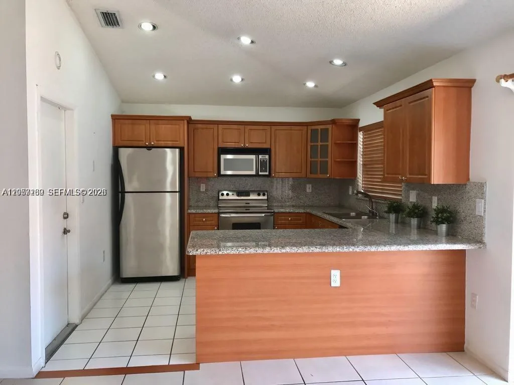 5758 NW 97th Pl, Doral, FL 33178 photo 11