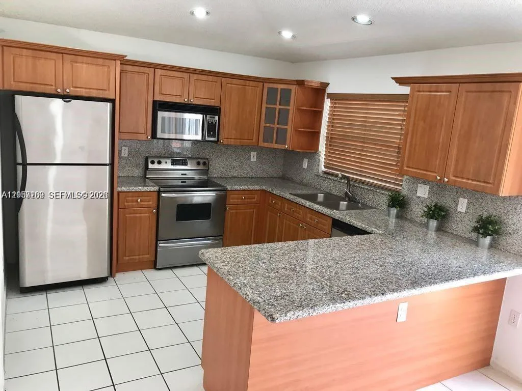 5758 NW 97th Pl, Doral, FL 33178 photo 12