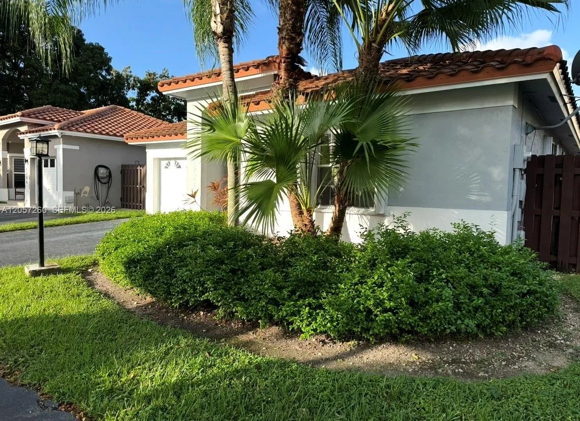 5758 NW 97th Pl, Doral, FL 33178 photo 2