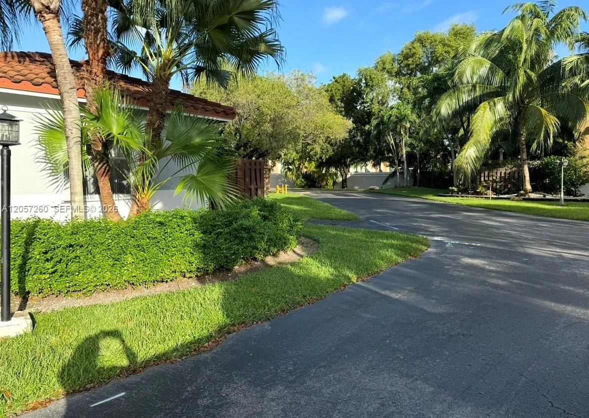 5758 NW 97th Pl, Doral, FL 33178 photo 4