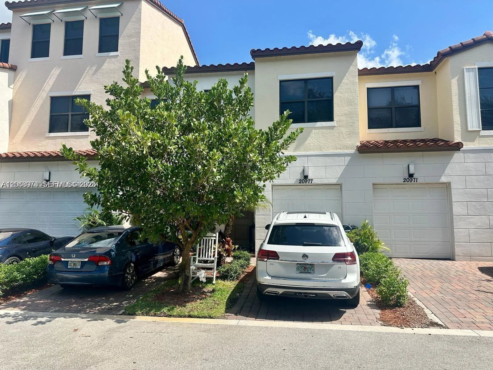 20977 NW 1st St, Pembroke Pines, FL 33029 photo 2
