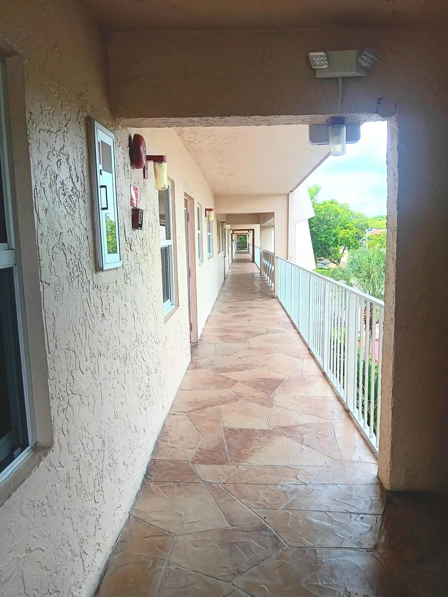 1030 Country Club Drive # 401, Margate, FL 33063