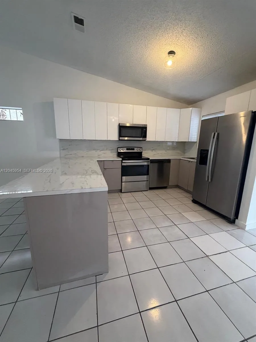10364 NW 128th Ter, Hialeah Gardens, FL 33018 photo 2