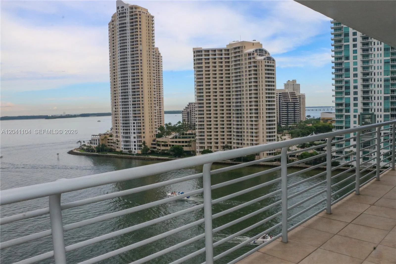 325 S Biscayne Blvd # 1523, Miami, FL 33131