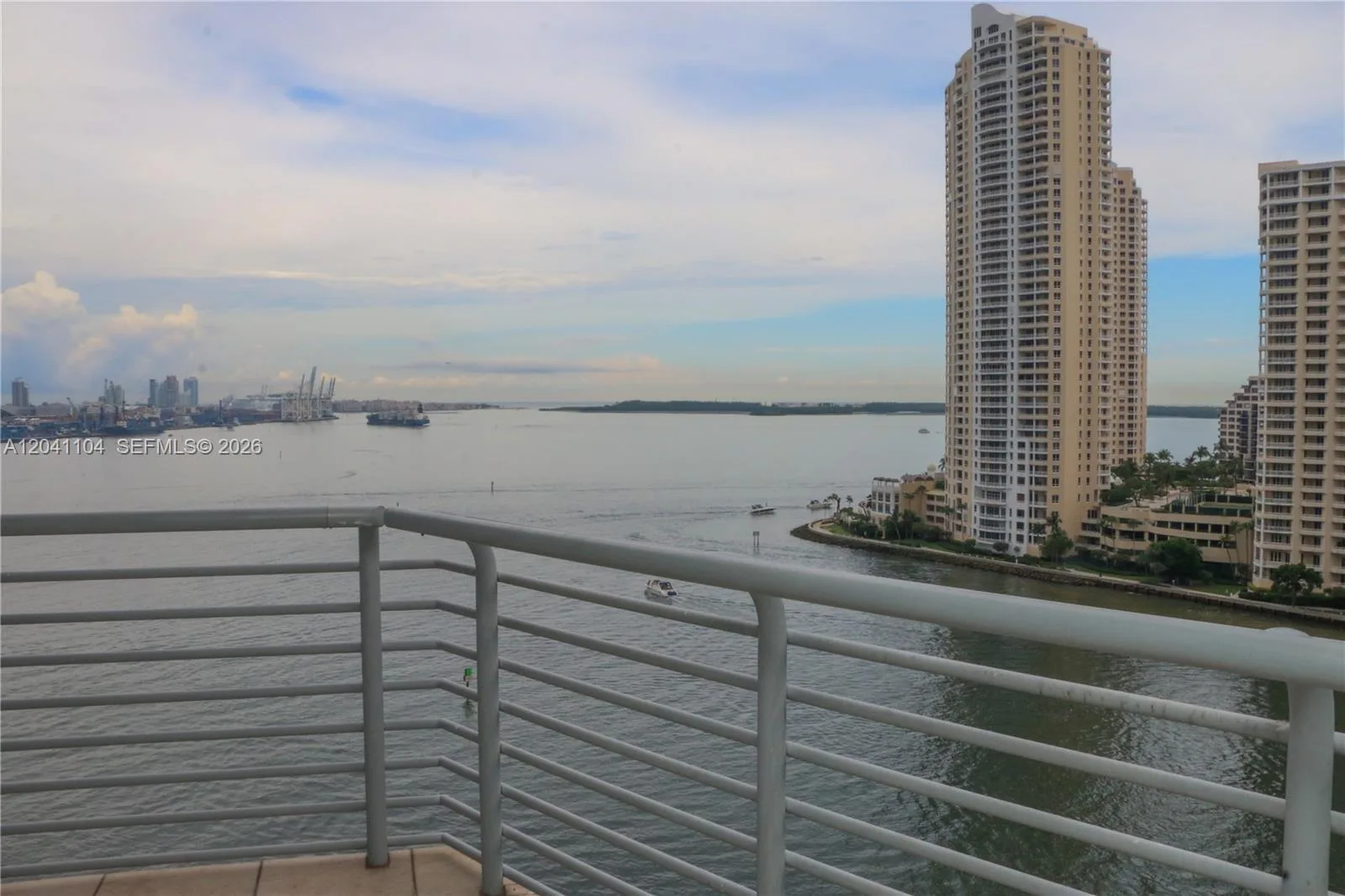 325 S Biscayne Blvd # 1523, Miami, FL 33131 photo 13