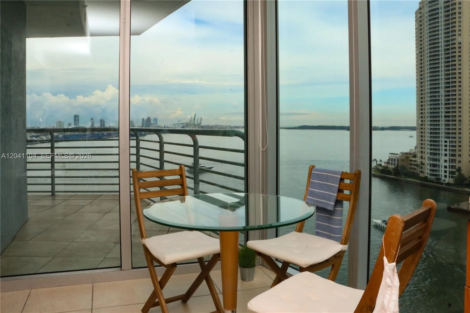 325 S Biscayne Blvd # 1523, Miami, FL 33131 photo 2
