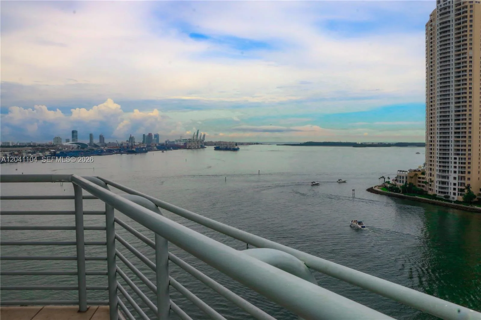 325 S Biscayne Blvd # 1523, Miami, FL 33131 photo 7
