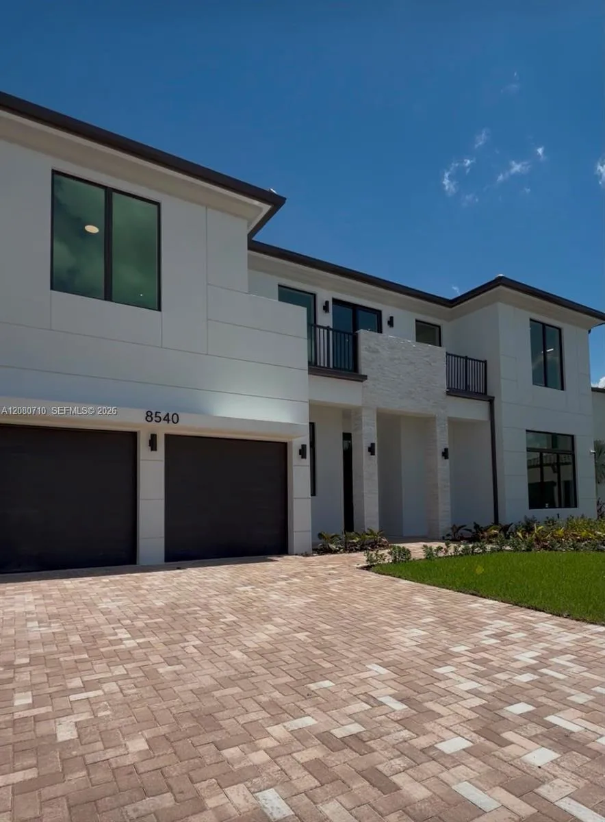 8540 NW 160th Terrace # 1, Miami Lakes, FL 33016