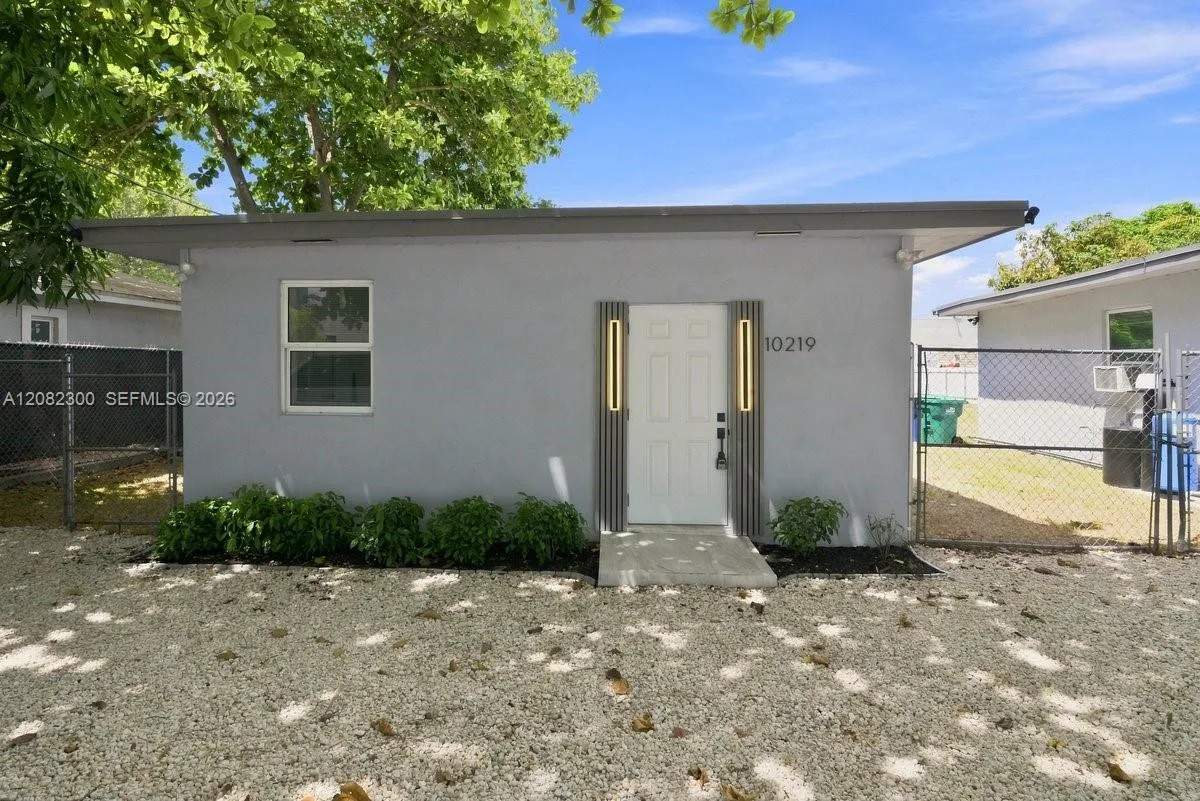10219 SW 184th St, Cutler Bay, FL 33157