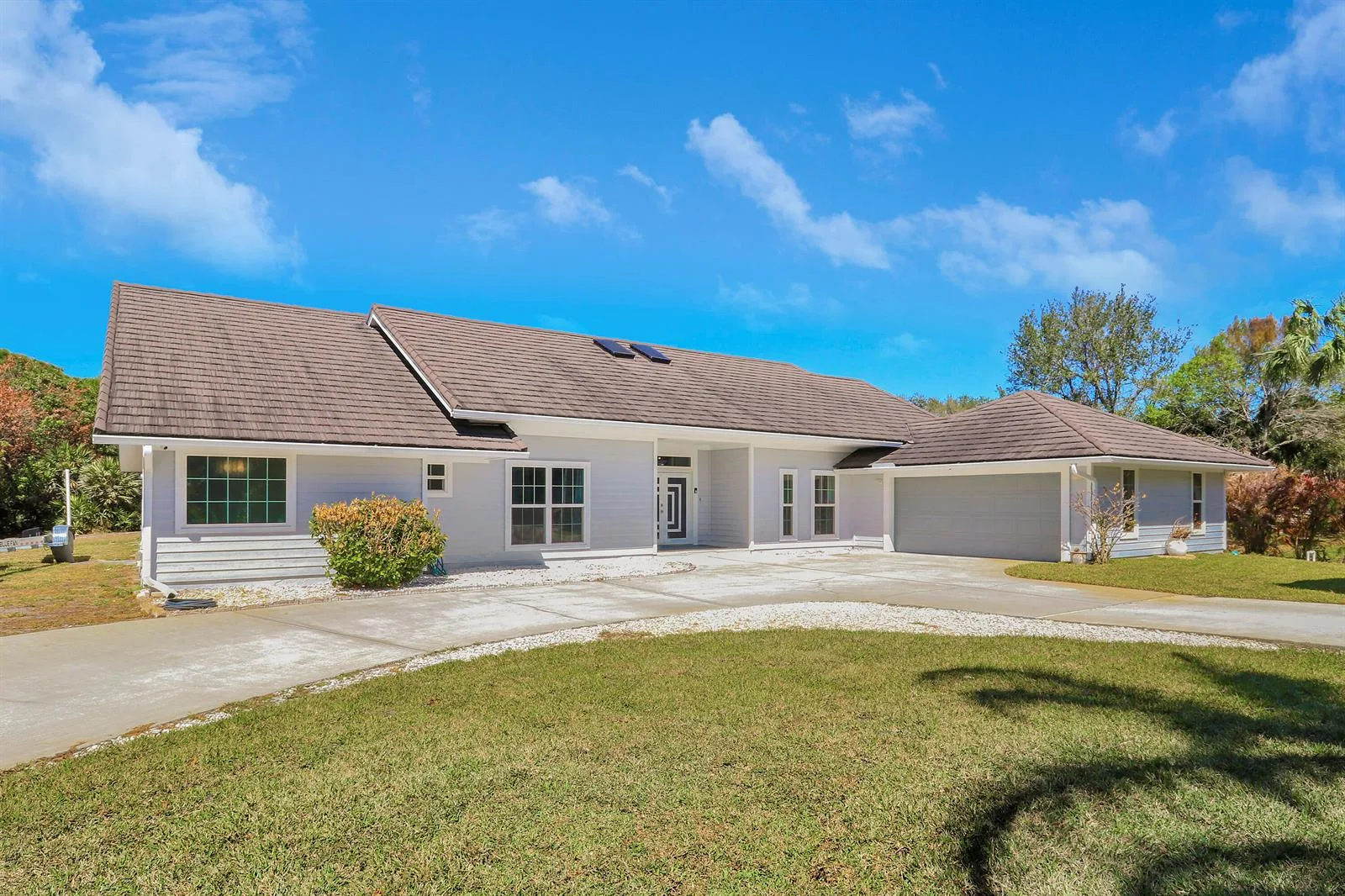 815 N E Stokes Terrace, Jensen Beach, FL 34957