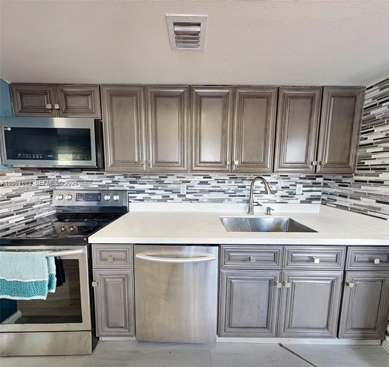 2411 Thomas St, Hollywood, FL 33020 photo 6