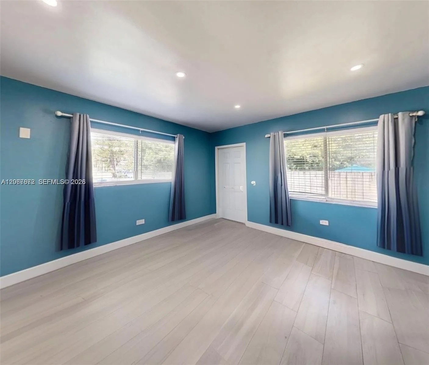 2411 Thomas St, Hollywood, FL 33020 photo 8