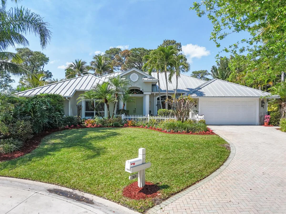 7831 SE Windjammer Way, Hobe Sound, FL 33455