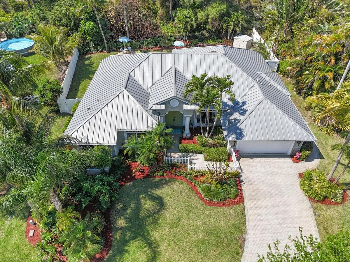 7831 SE Windjammer Way, Hobe Sound, FL 33455 photo 2