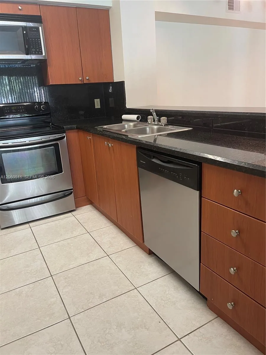 510 S Park Rd # 22-10, Hollywood, FL 33021 photo 7