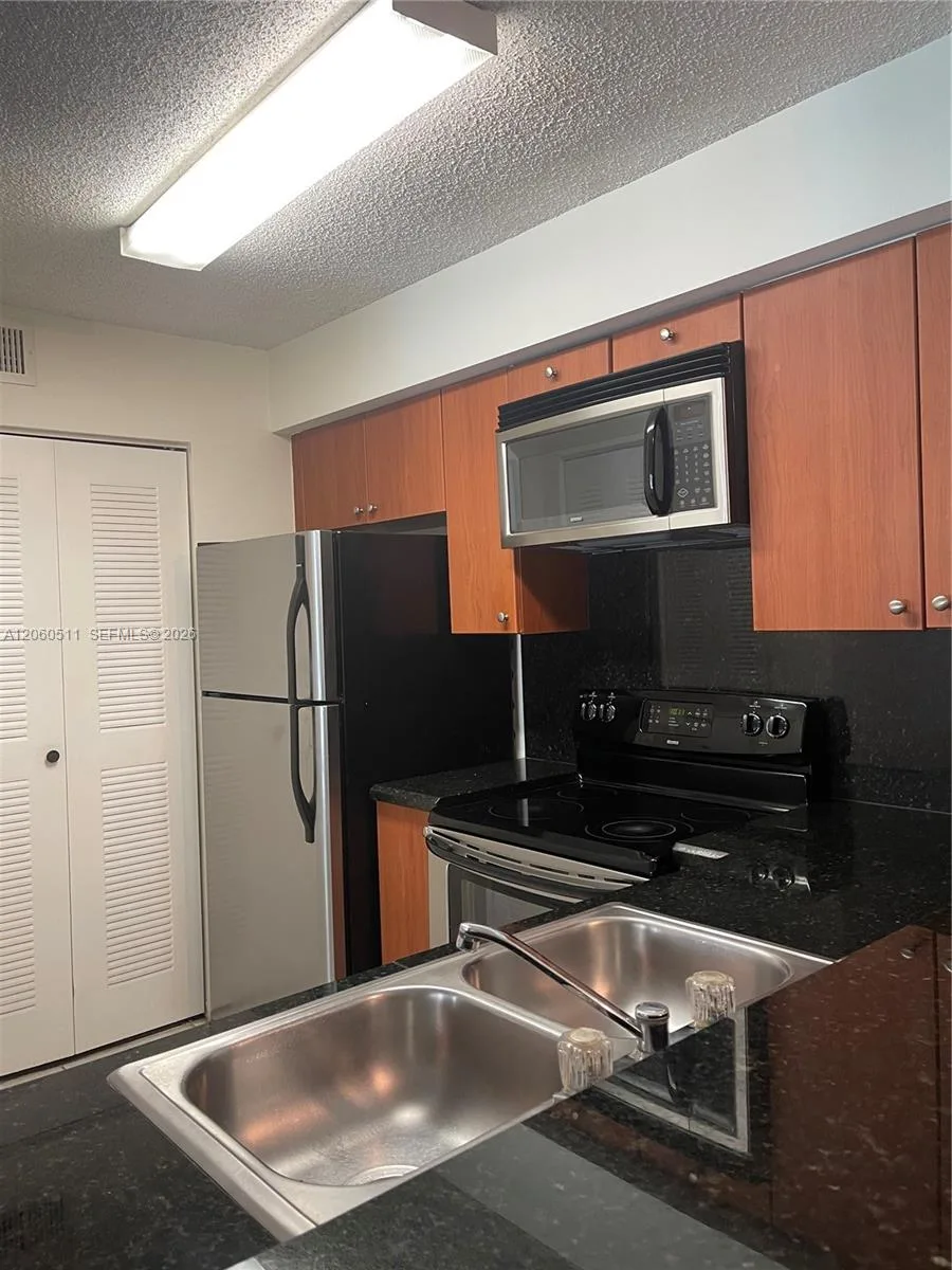 510 S Park Rd # 22-10, Hollywood, FL 33021 photo 8