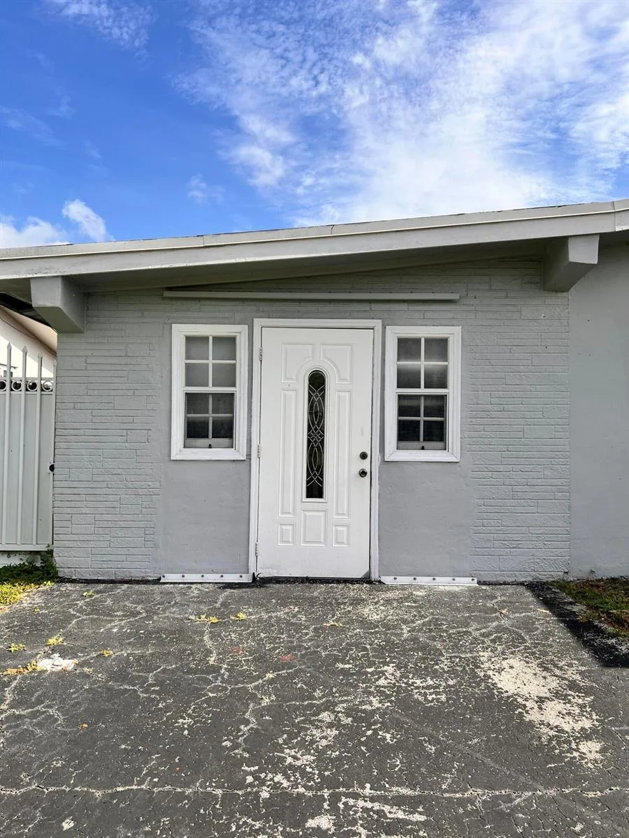 8671 NW 16TH Street, Pembroke Pines, FL 33024