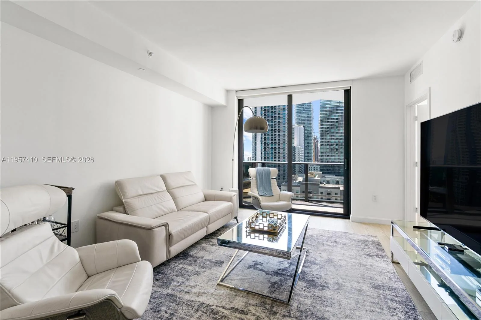 55 SW 9th St # 1904, Miami, FL 33130 photo 12