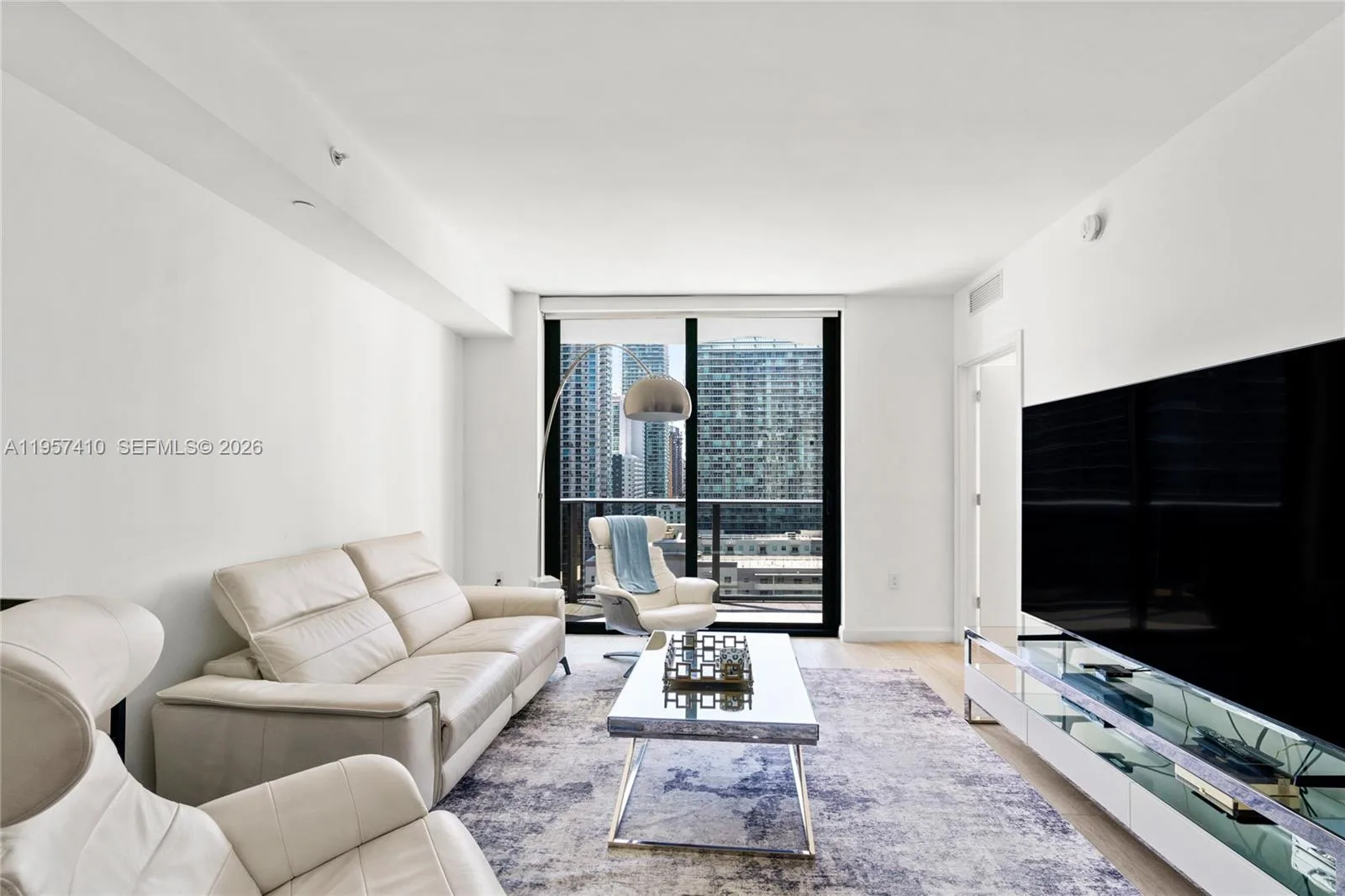 55 SW 9th St # 1904, Miami, FL 33130 photo 9