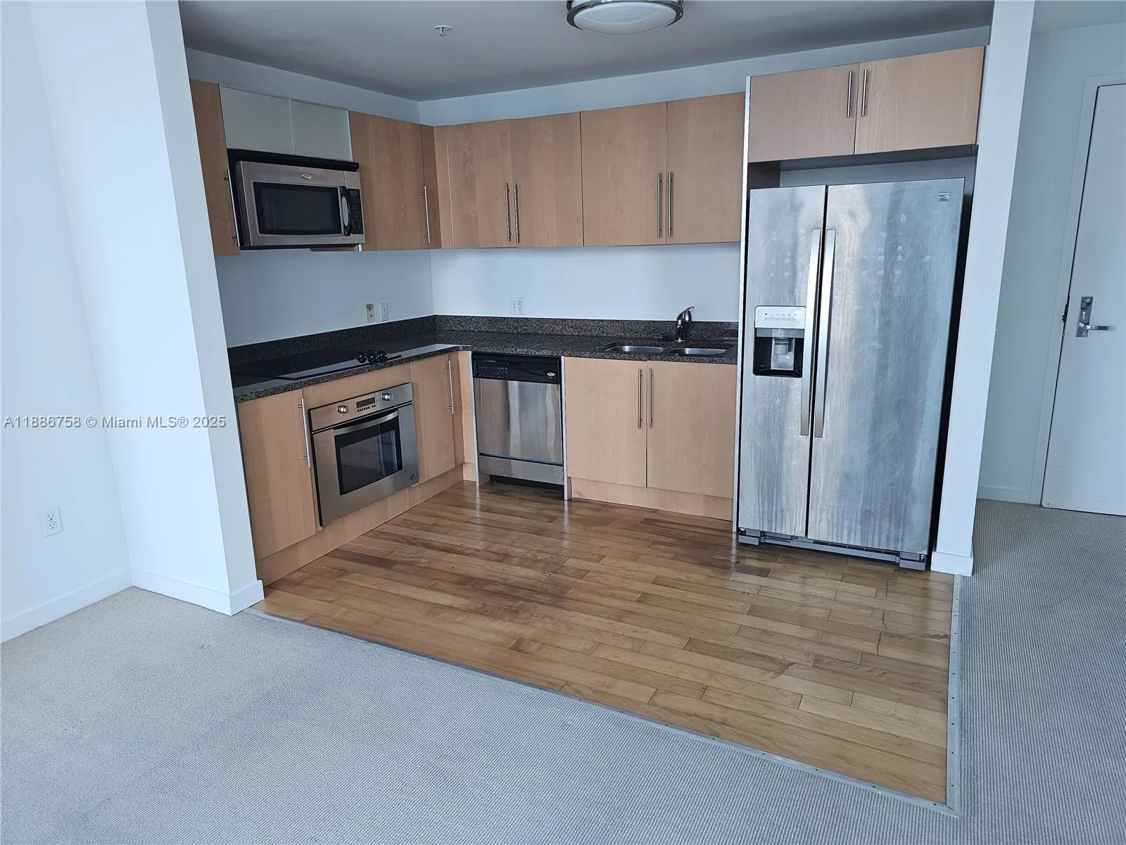 300 SOUTH BISCAYNE BLVD # 3209, Miami, FL 33131 photo 4