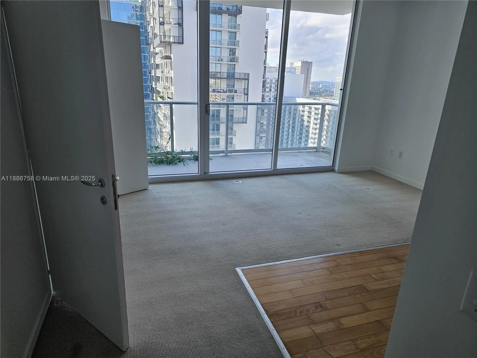 300 SOUTH BISCAYNE BLVD # 3209, Miami, FL 33131 photo 8