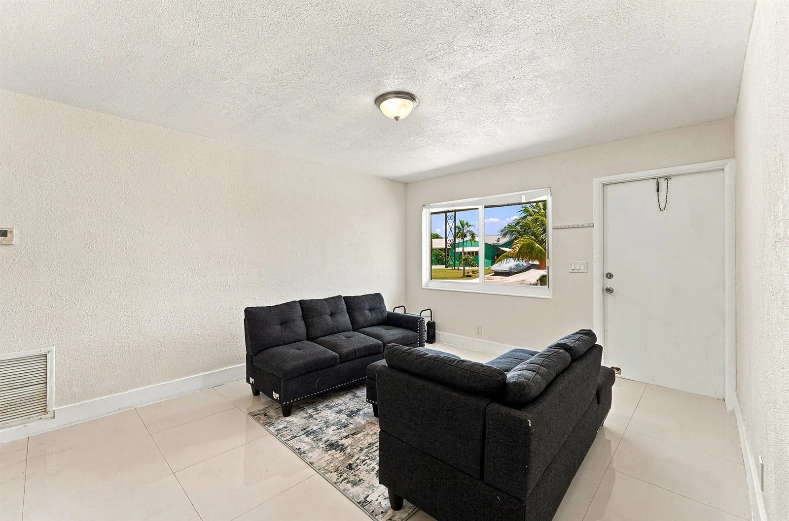 1010 Pinetree Drive, Lantana, FL 33462 photo 2
