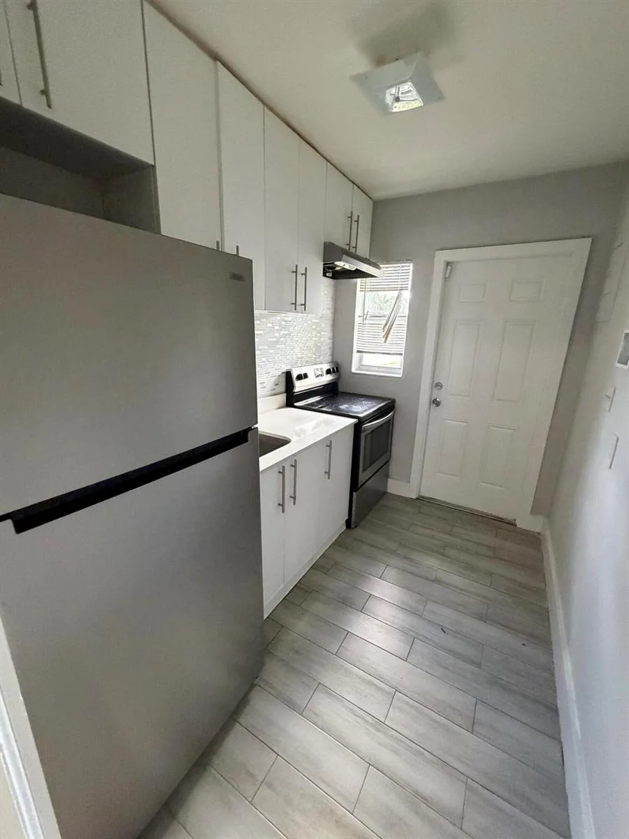 2722 Poinsettia Avenue # 16, West Palm Beach, FL 33407 photo 4
