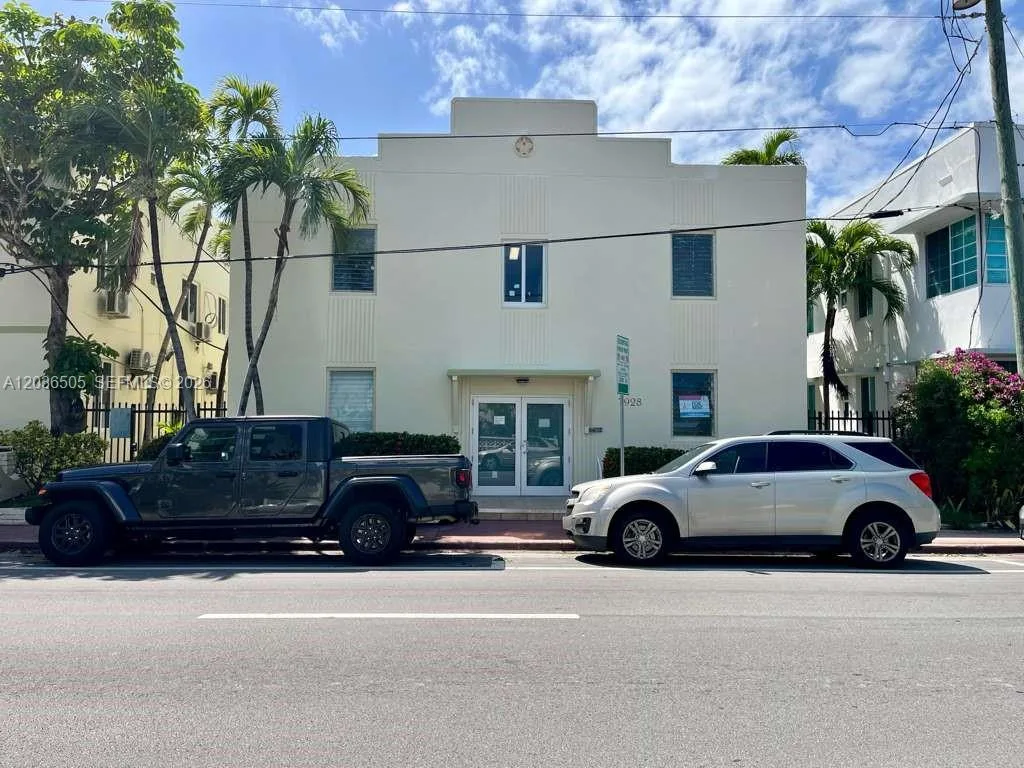 7928 Harding Ave # 3, Miami Beach, FL 33141