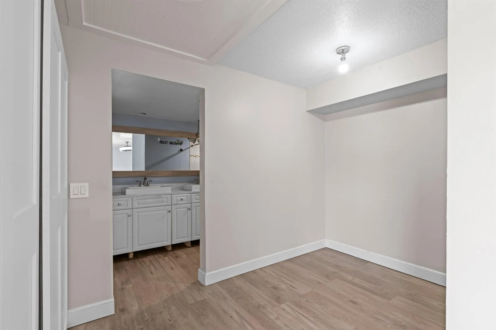 1405 14th Lane, FL 33463 photo 11