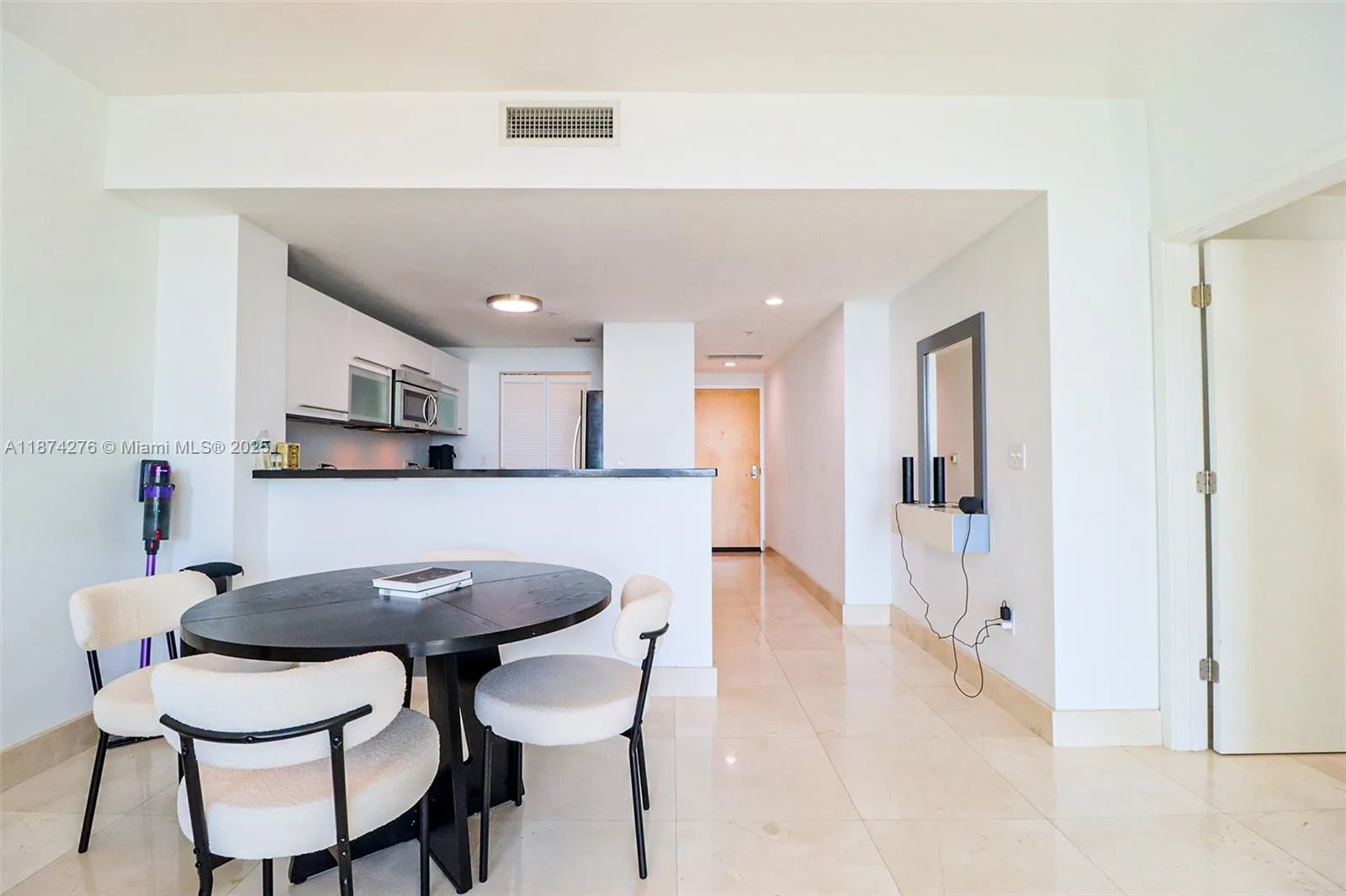 253 NE 2nd St # 1907, Miami, FL 33132 photo 11