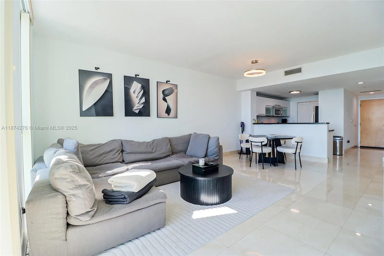 253 NE 2nd St # 1907, Miami, FL 33132 photo 3