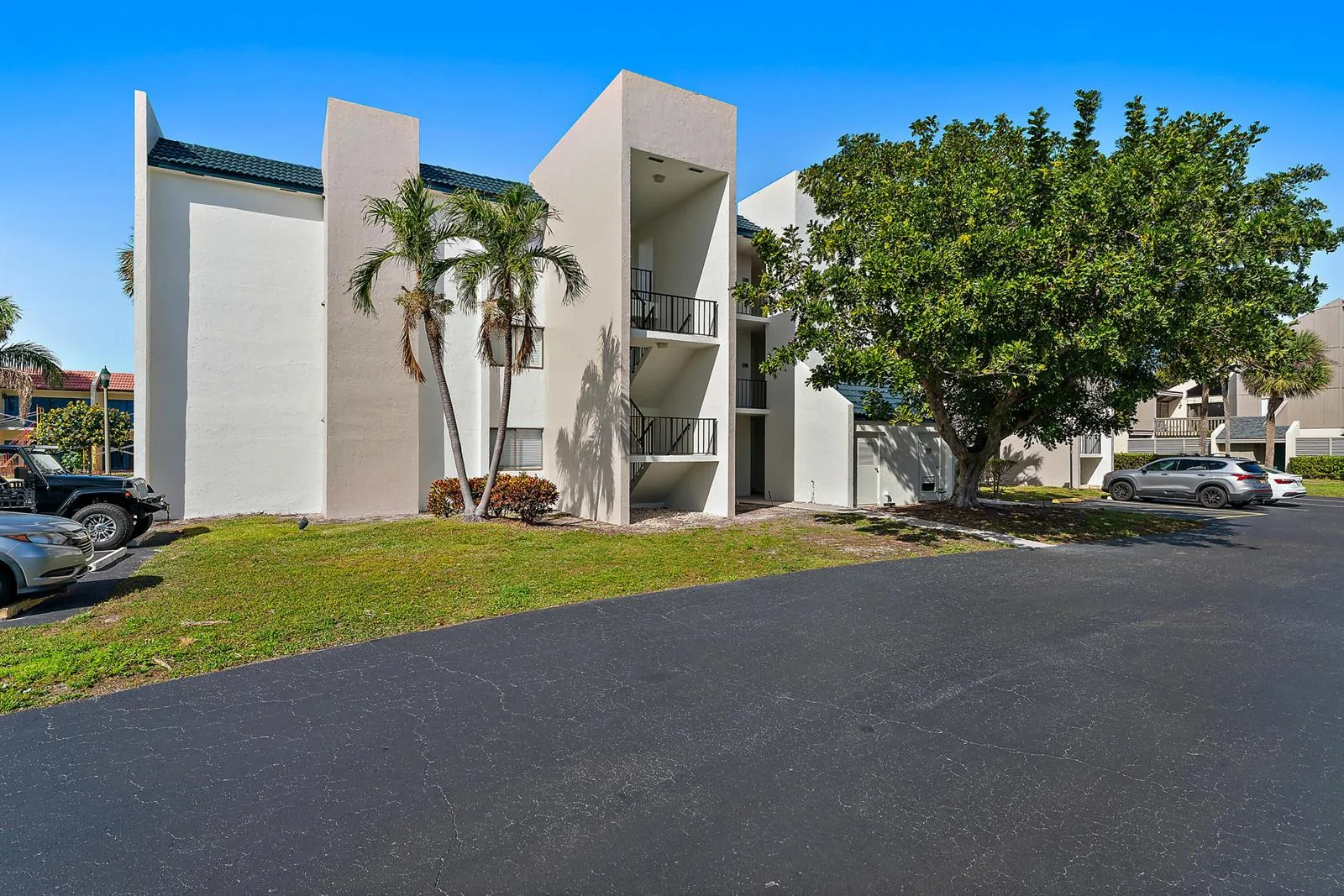 1605 S Us Highway 1 # V6-104, Jupiter, FL 33477 photo 6