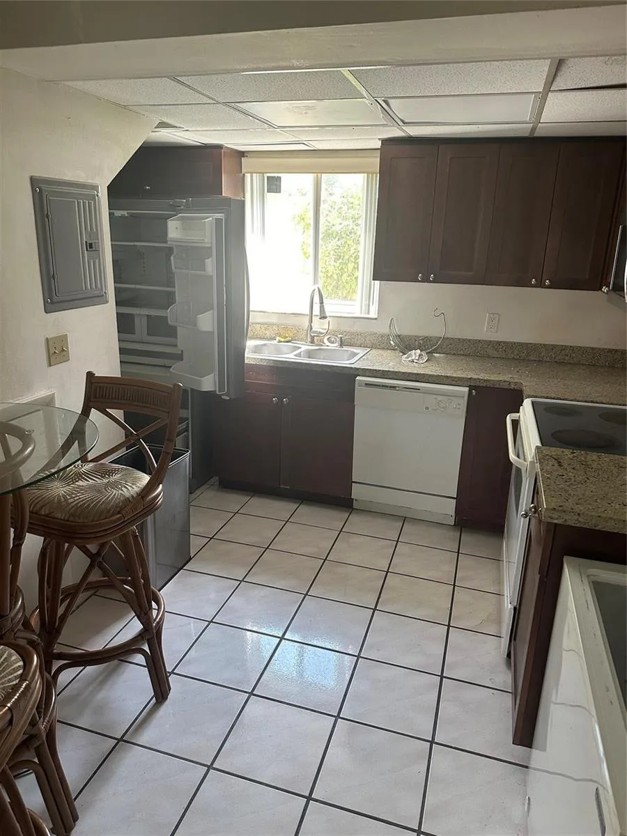 2210 SE 4th Avenue # 6, Fort Lauderdale, FL 33316 photo 2